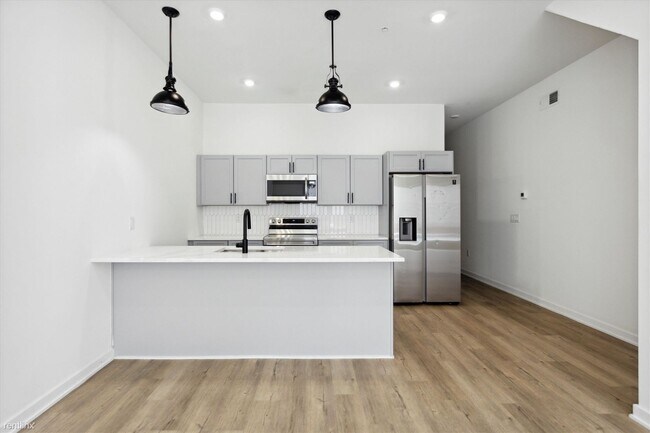 Foto del edificio - 5 br, 4 bath 4plex - 1809 N 18th ST Unit 111