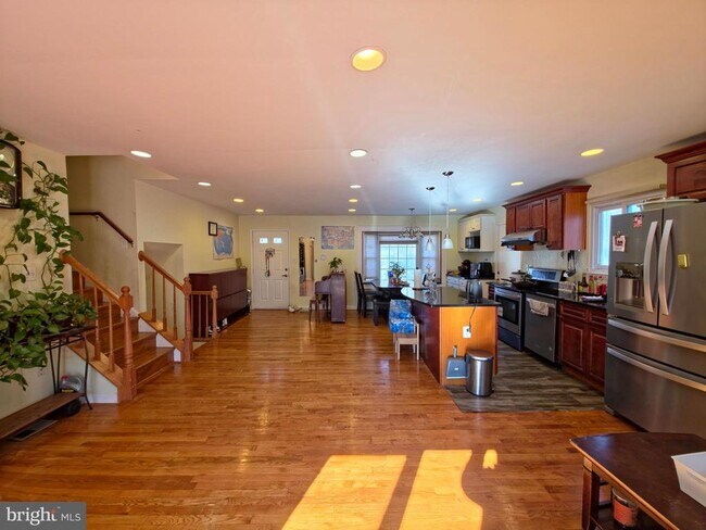 Foto del edificio - 200 Hardy Pl