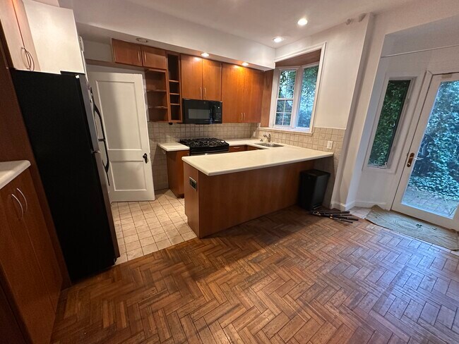 Foto del edificio - 214 S Bonsall St