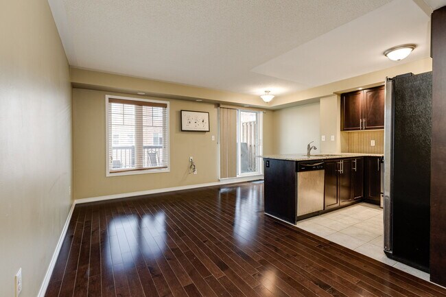Photo du bâtiment - 671-671 Warden Ave.