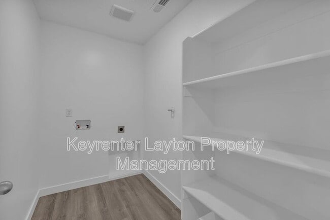 Building Photo - 2786 N Airmen Ave