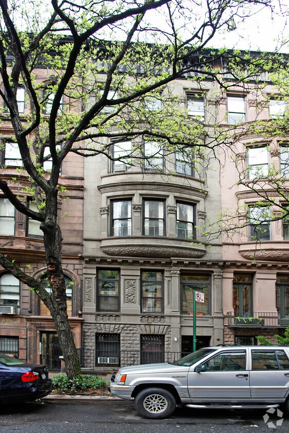 Building Photo - 45 W 87th St