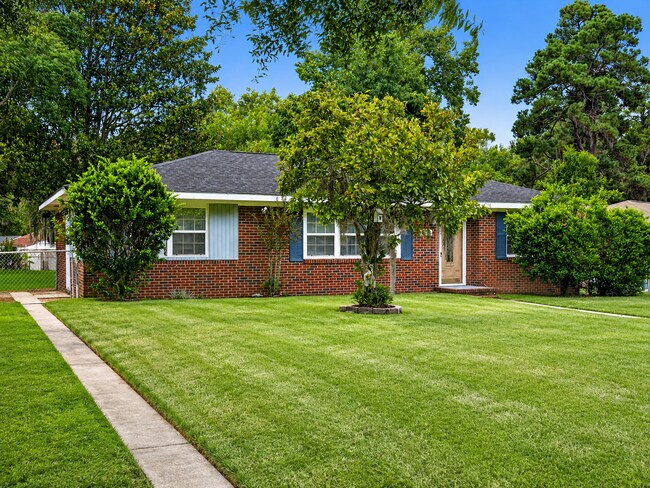Foto del edificio - All brick ranch in Port Wentworth