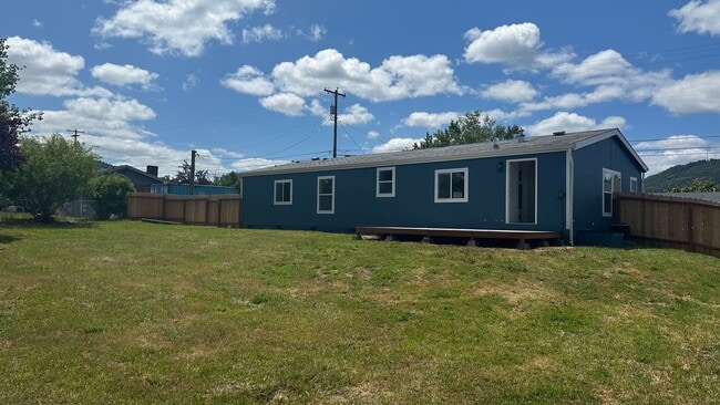 Building Photo - Beautifully Remodeled Home for Rent – Mode...