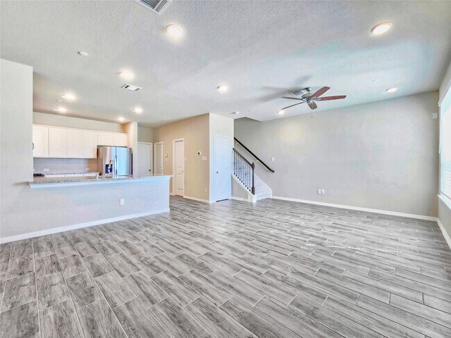 Building Photo - 8002 Scanlan Trce