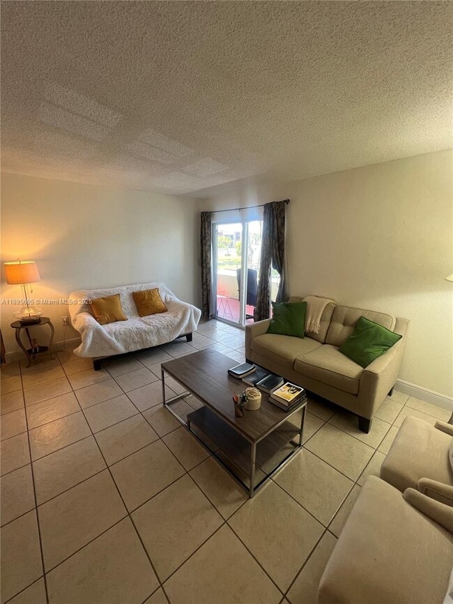 Foto del edificio - 10765 SW 108th Ave