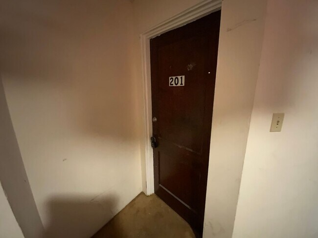 Foto del edificio - 1400 Bass Ave