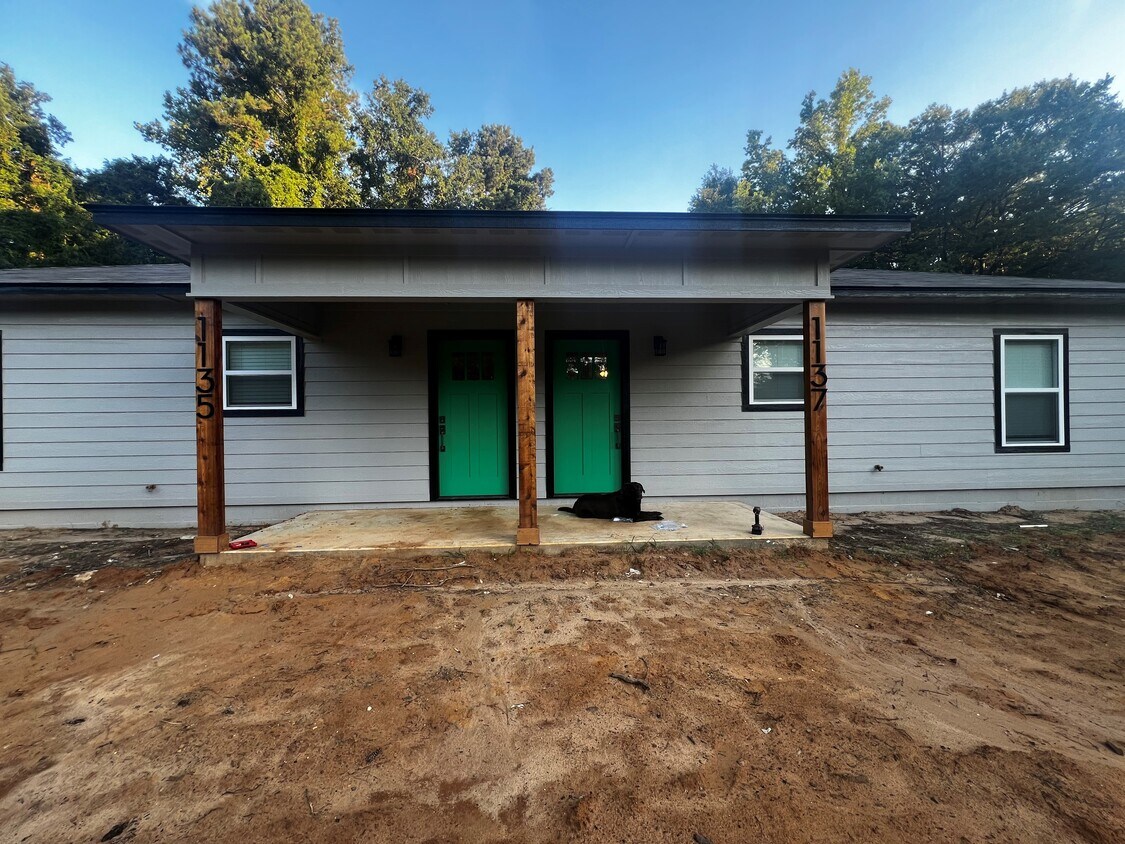 Foto principal - 1137 Herbert St NW