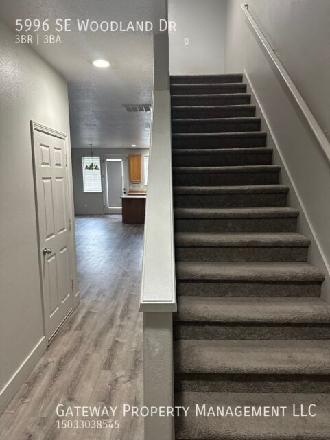 Foto del edificio - 5996 SE Woodland Dr