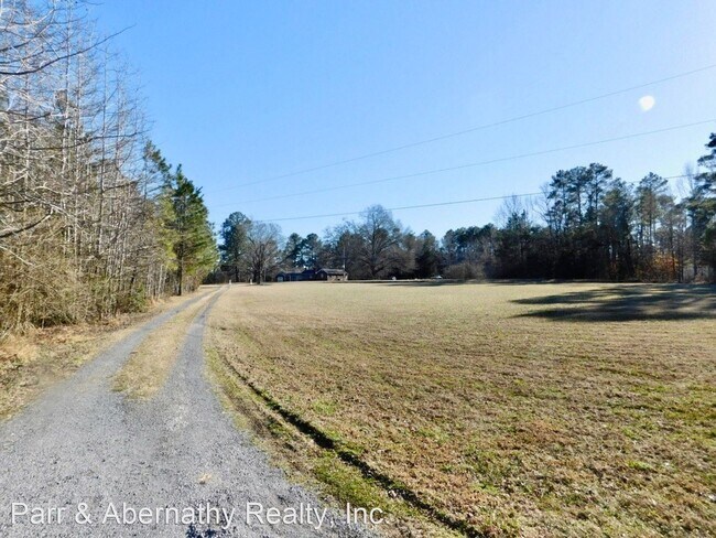 Building Photo - 2 br, 1.5 bath House - 13100 James River D...
