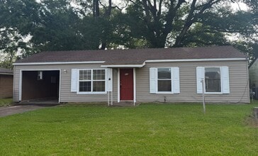 Building Photo - 810 Fairmont Ln