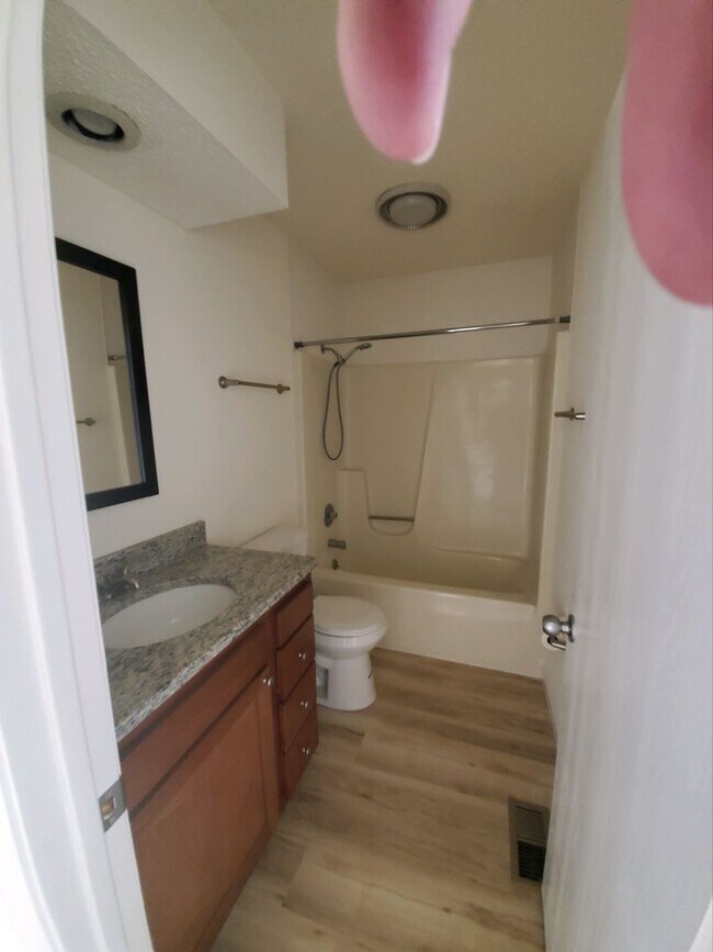 Foto del edificio - 2bd -1 ba Newly Remodeled