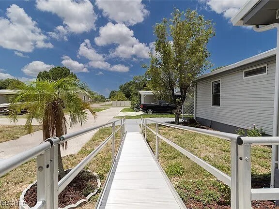 Foto del edificio - 5370 Country Field Cir