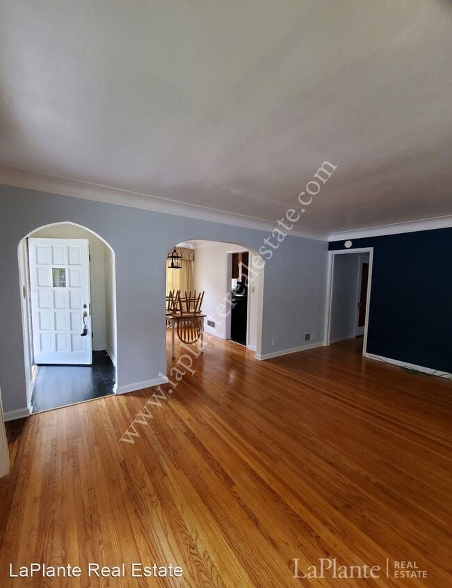 Building Photo - 3 br, 2 bath House - 2947 S Byrne Rd.