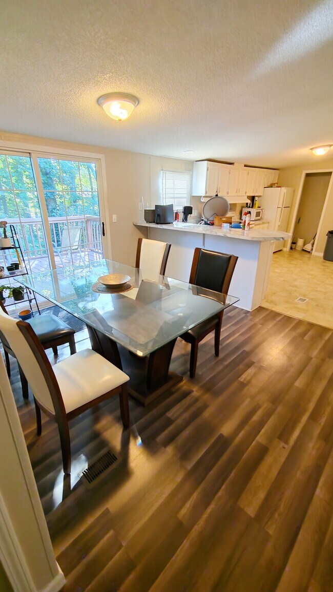 Foto del edificio - 3675 Vickery Dr
