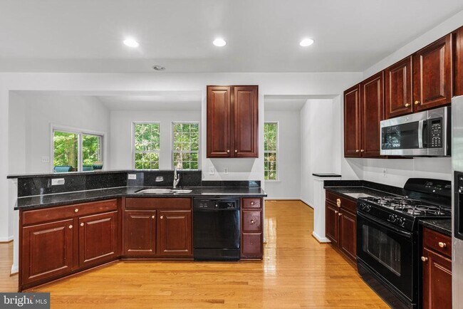 Foto del edificio - 406 Arnold Dr