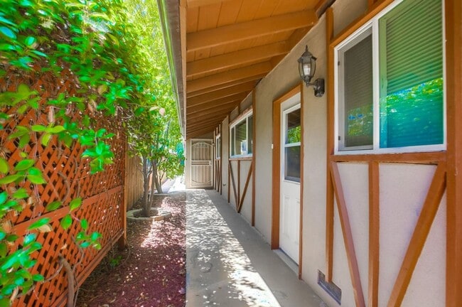 Building Photo - Single Story Duplex with Two Private Residences