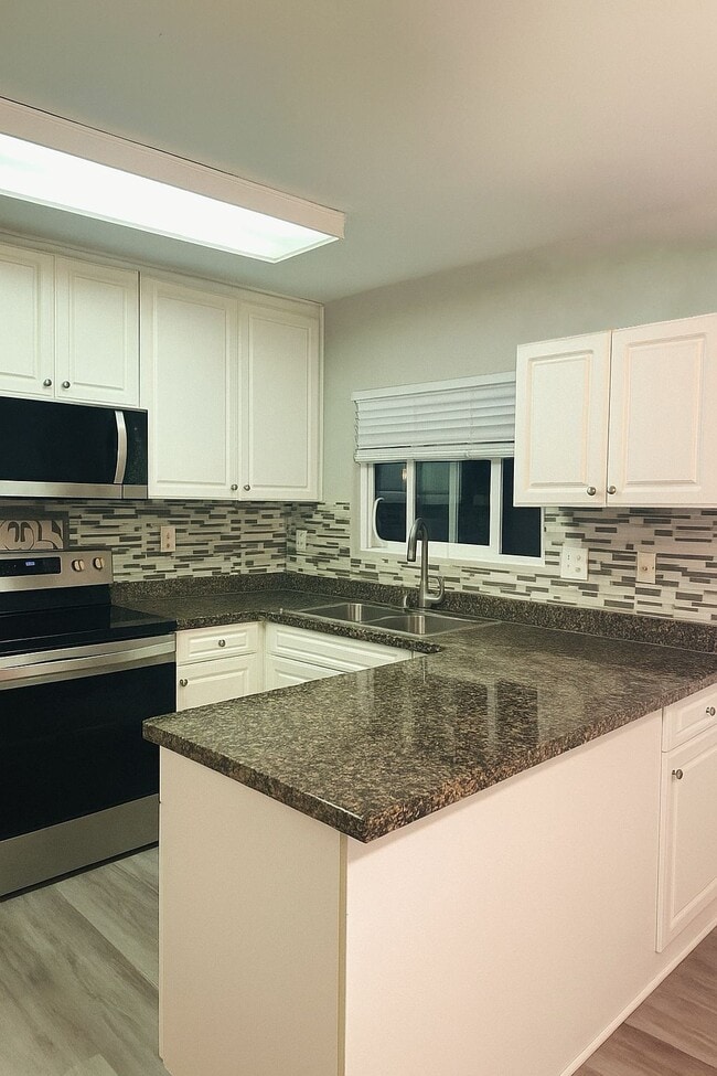 Building Photo - 17075 W Bernardo Dr