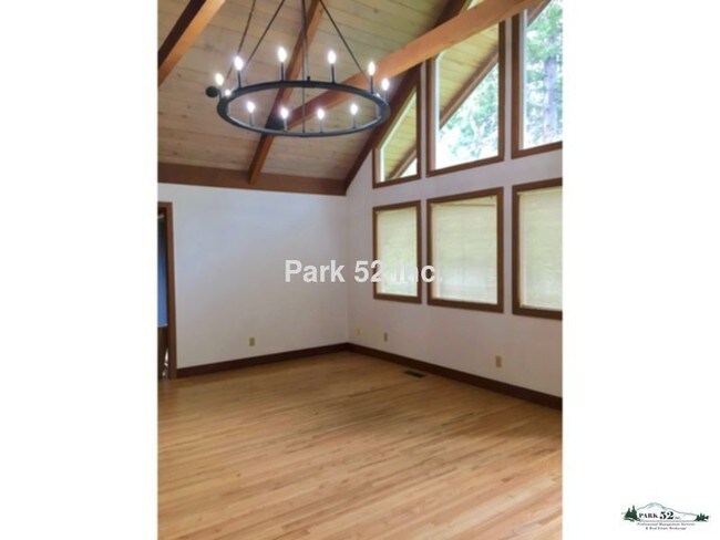 Building Photo - 1122 Point Fosdick Dr NW
