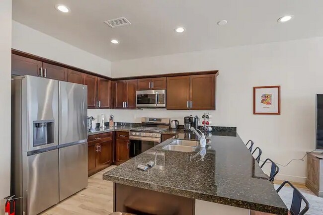 Foto del edificio - 12249 Bliss Ave