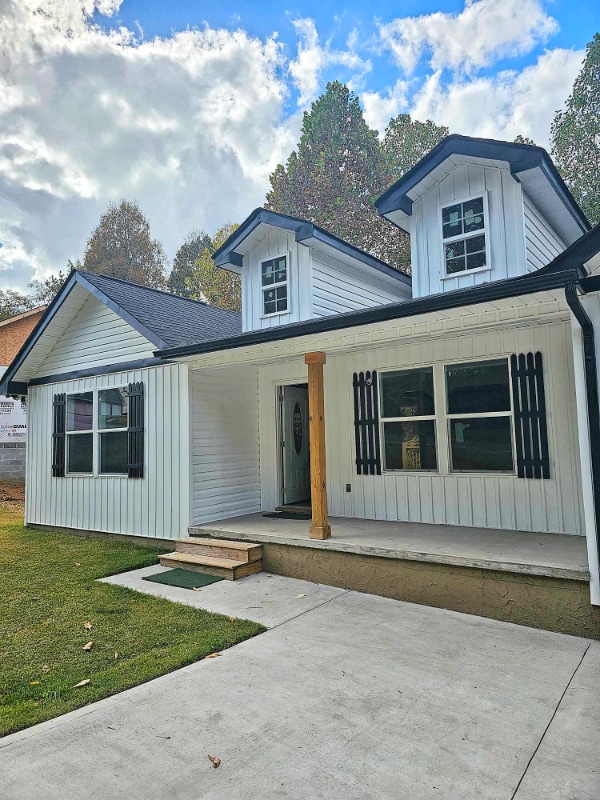 Building Photo - 1590 Needham Dr