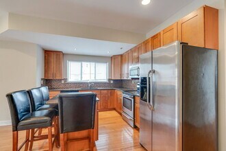 Building Photo - 917 S 18th St