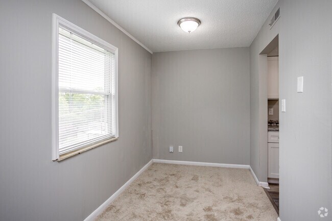 1 habitación, 1 baño - 580 pies cuadrados - Comedor - Evergreen Terrace