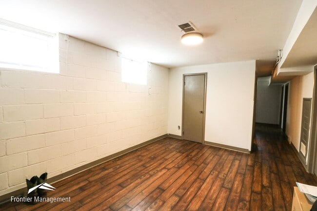 Building Photo - 605 Ratone Ln