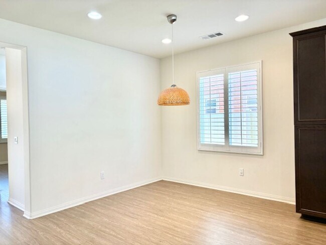 Foto del edificio - Riverpark | 4Bed + 3Bath | Oxnard | Whalen