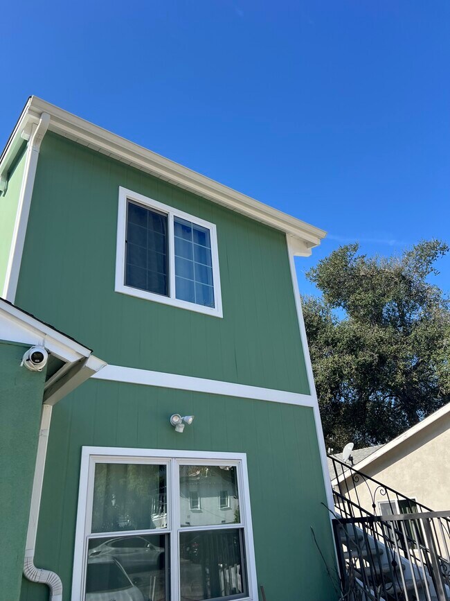 Foto del edificio - 3829 Rosemont Ave