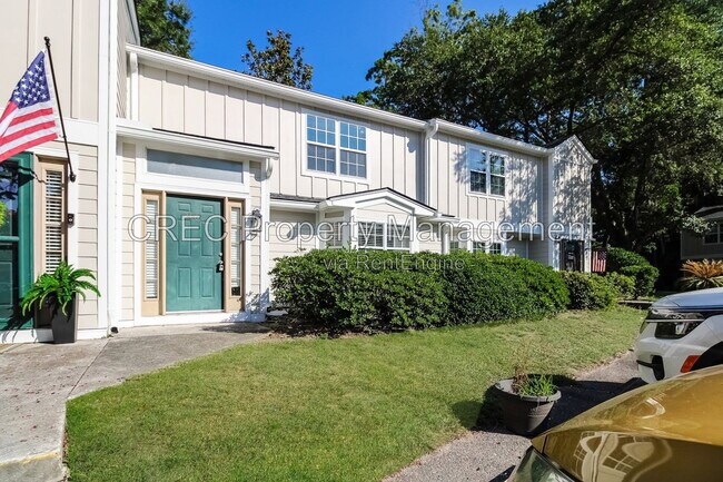 Building Photo - 2065 Emerald Terrace