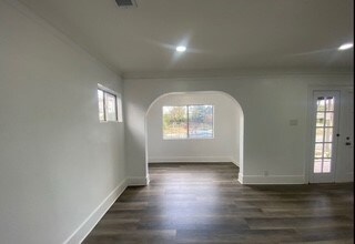 Foto del edificio - 923 E 21st St
