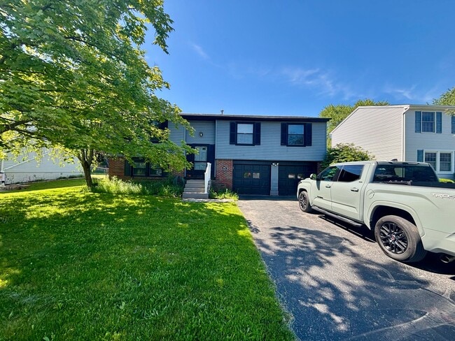Building Photo - 6962 Northview Dr