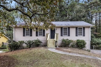 Building Photo - 7316 Fernwood Dr