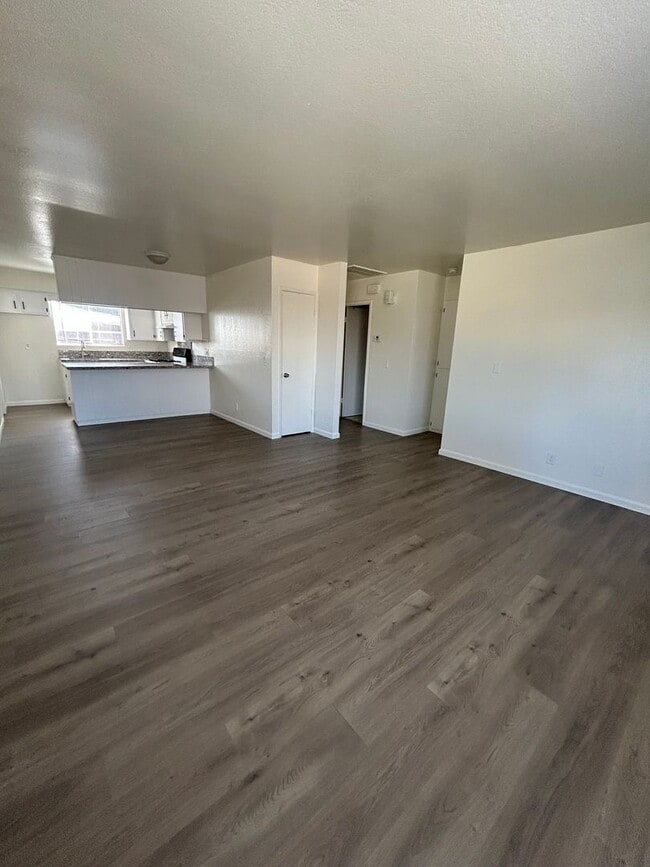 Building Photo - 1110 W Chestnut St