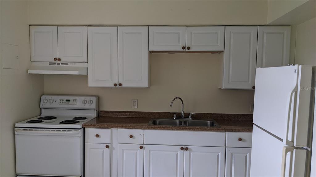 Foto principal - 5885 Dahlia Dr