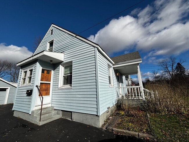 Foto del edificio - 3 Bedroom 1 Bath Rental Rome NY