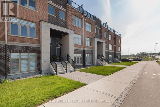 Building Photo - 1434 Hemlock Rd