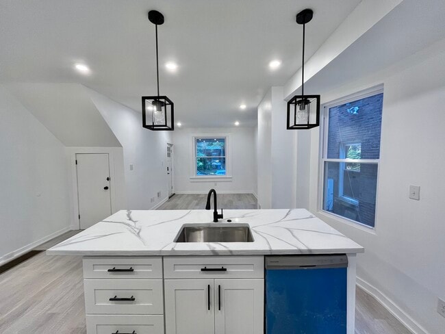 Kitchen - 5407 Angora Ter