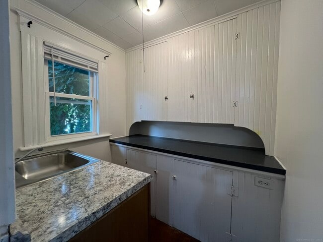 Building Photo - 334 Brightwood Ave