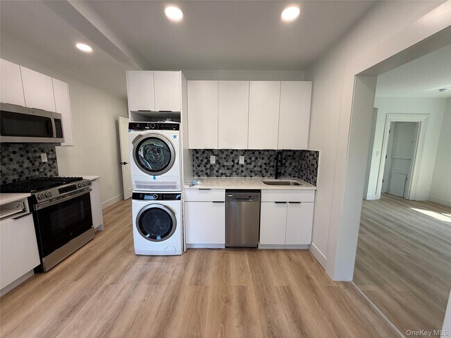 Foto del edificio - 99 Cedar Hill Ave