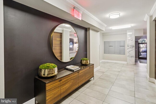 Foto del edificio - 2030 F St NW