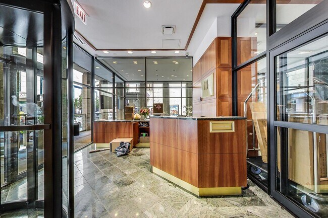 Building Photo - 100 E Walton St