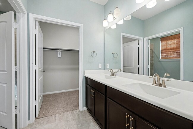 Building Photo - 1412 Veranda Mist