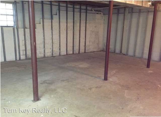 Building Photo - 5040 Briarwood Cir
