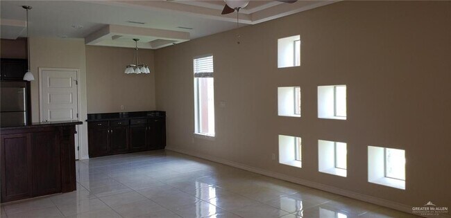 Foto del edificio - 1221 E Daffodil Ave