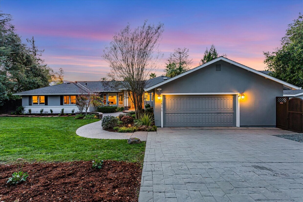 Foto principal - Luxury Rental Home in Desirable Los Gatos ...