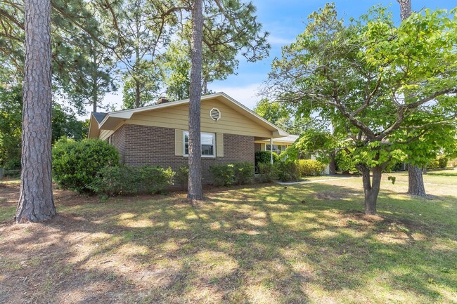 Foto del edificio - Updated 3 Bedroom, 2 Bath Home – Minutes f...
