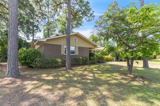 Foto del edificio - Updated 3 Bedroom, 2 Bath Home – Minutes from Fort Bragg!