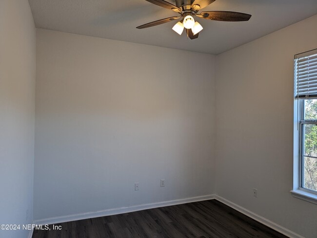Building Photo - 7801 Point Meadows Dr